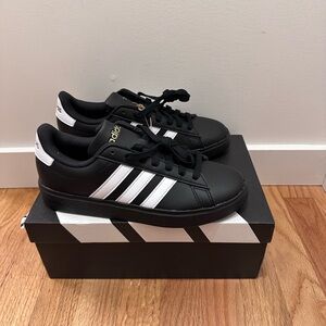 NIB Adidas Grand Court 2.0 Shoes, Women’s 8, Black/White/Gold